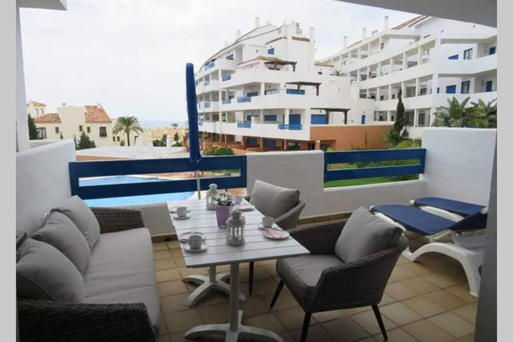 Beautiful Apartment In Duquesa Suites And Gardens Castillo de Sabinillas Kültér fotó